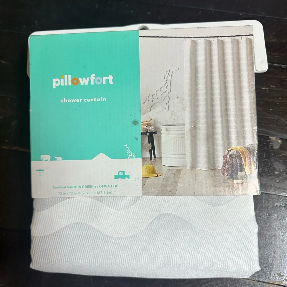 NEW Pillowfort - White Wave Kid’s Shower Curtain